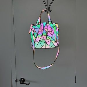 Geometric holographic luminous purse with shoulder strap